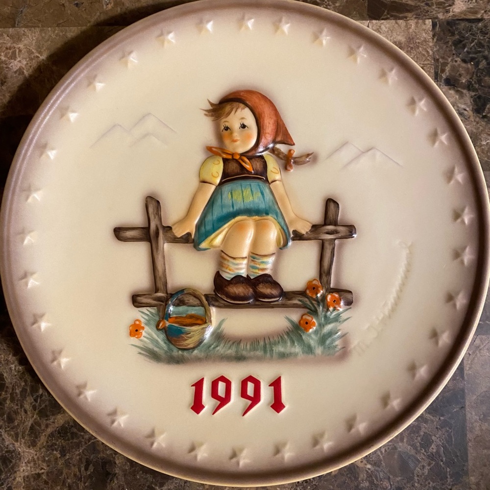 Hummel Decorative Plate with Red and Blue Accents